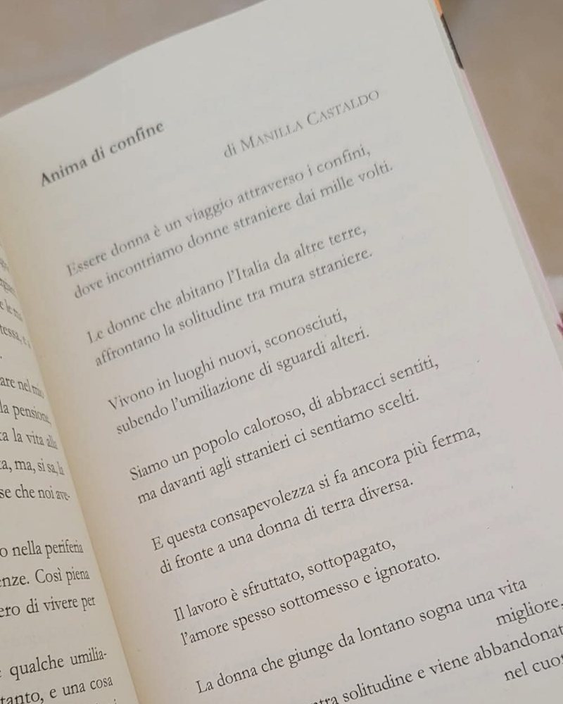 La poesia «Anima di confine» di Manilla, a pagina 17 dell'antologia