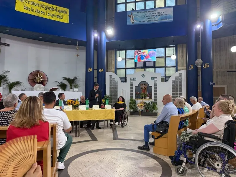 Il pubblico della presentazione nella Parrocchia San Michele Arcangelo