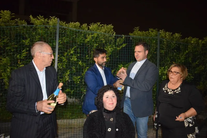 Manilla con alcuni ospiti della presentazione di Casoria