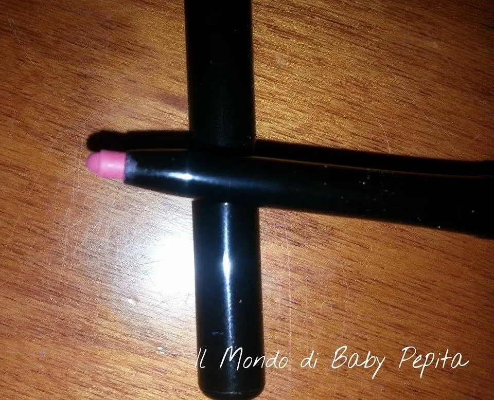 Immagine dall'articolo «Avon - matita contorno labbra pink bouquet»