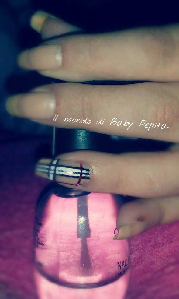 Immagine dall'articolo «BURBERRY NAIL ART - marzo 2016»