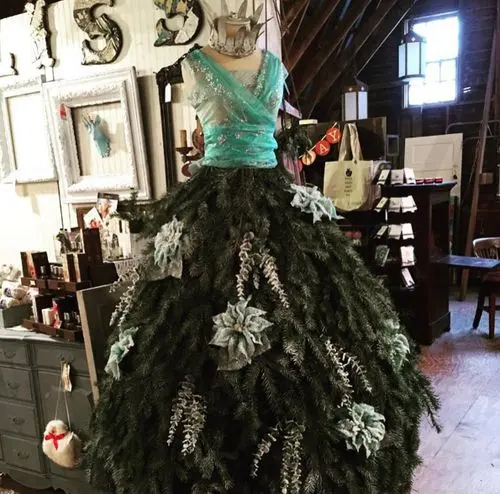 Immagine dall'articolo «Tendenza - albero di Natale manichino»