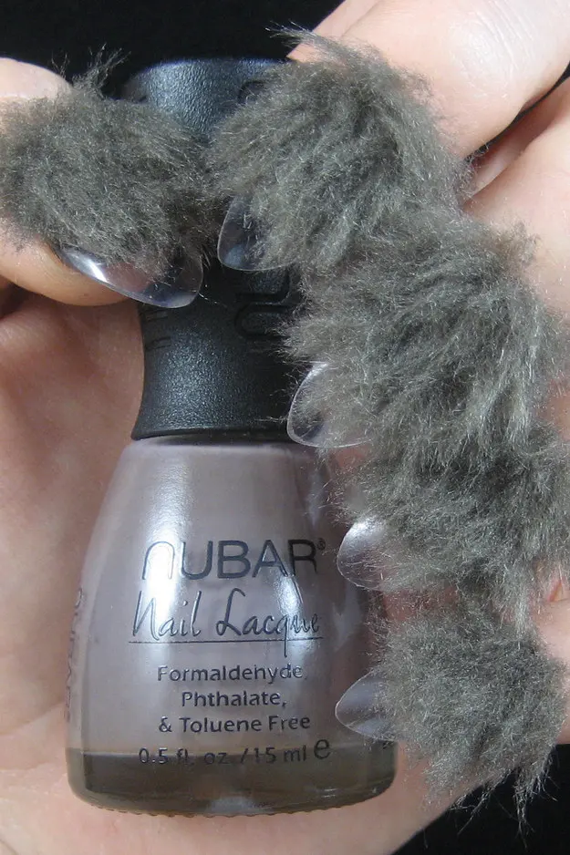Immagine dall'articolo «New Tendenza - FURRY NAILS»