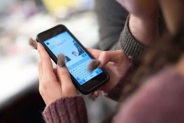 Immagine dall'articolo «New Tendenza - FURRY NAILS»