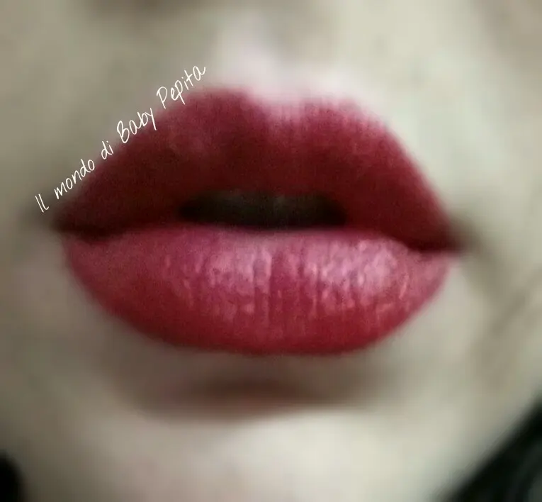 Immagine dall'articolo «Rossetto rosso dalla trousse Deborah Milano simphony bag»