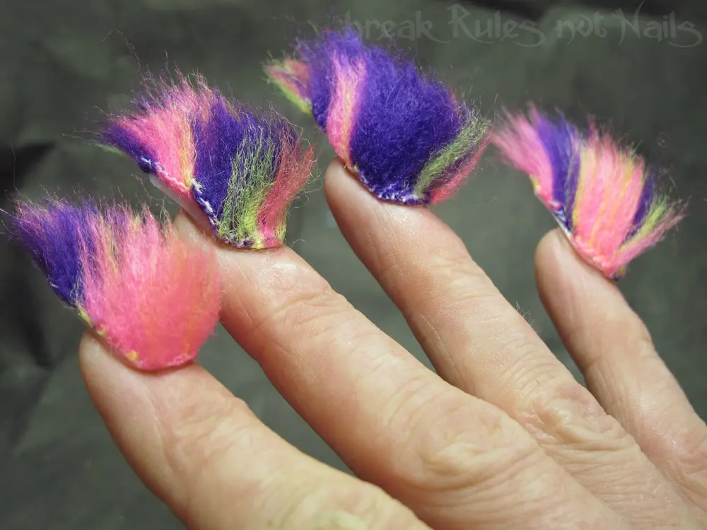 Immagine dall'articolo «New Tendenza - FURRY NAILS»