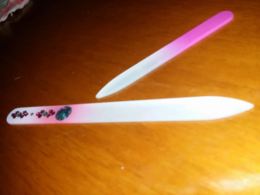 Immagine dall'articolo «Lime in vetro Czech glass nail»
