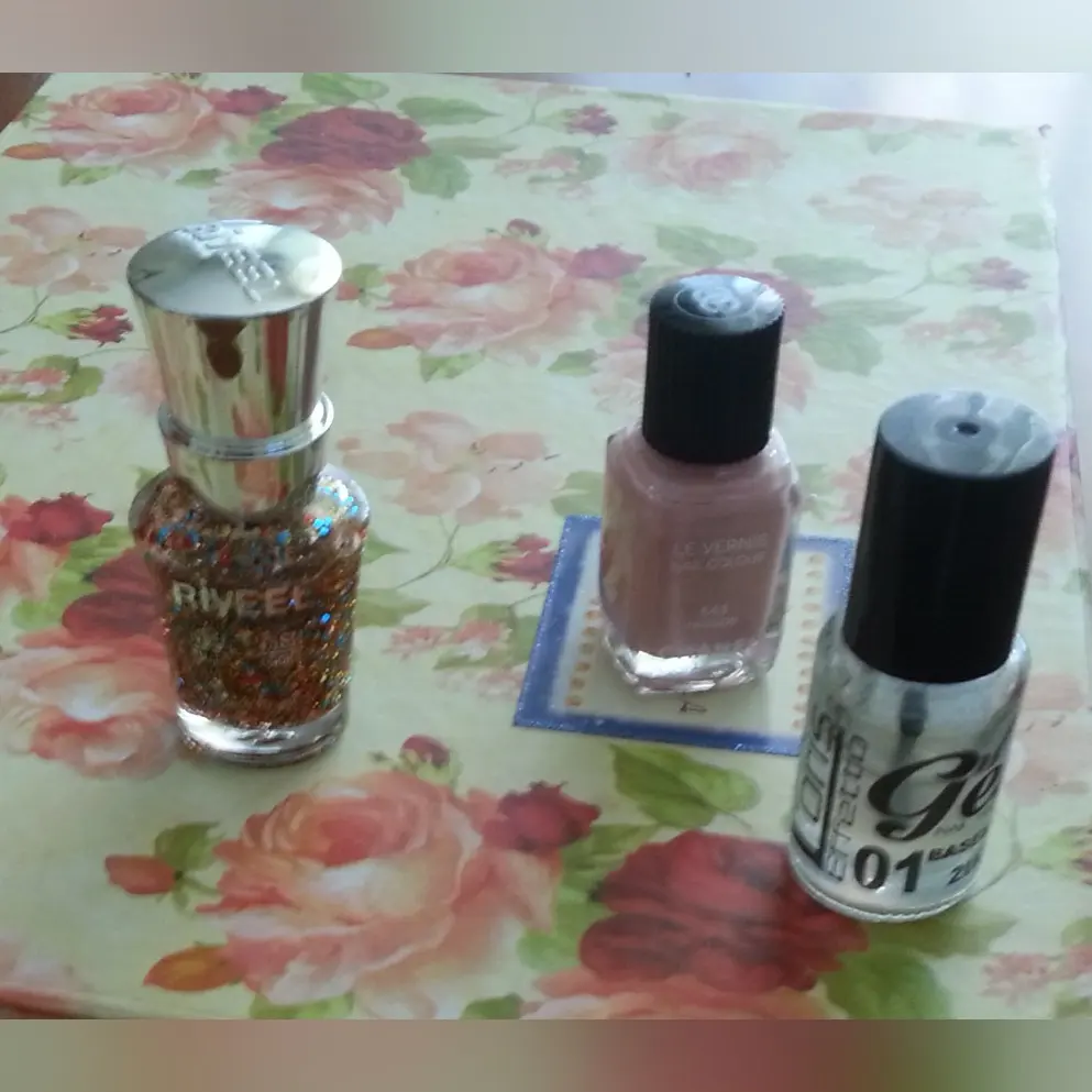 Immagine dall'articolo «Nail art di fine luglio con Chanel»