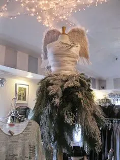 Immagine dall'articolo «Tendenza - albero di Natale manichino»