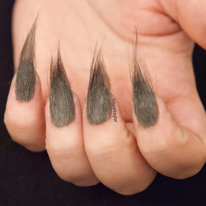 Immagine dall'articolo «New Tendenza - FURRY NAILS»
